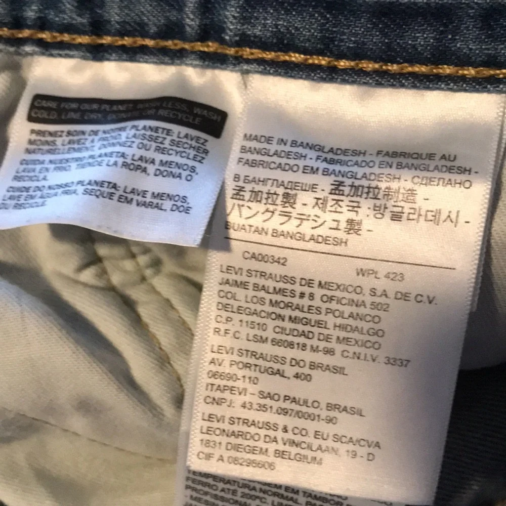 Levi’s 559 jeans